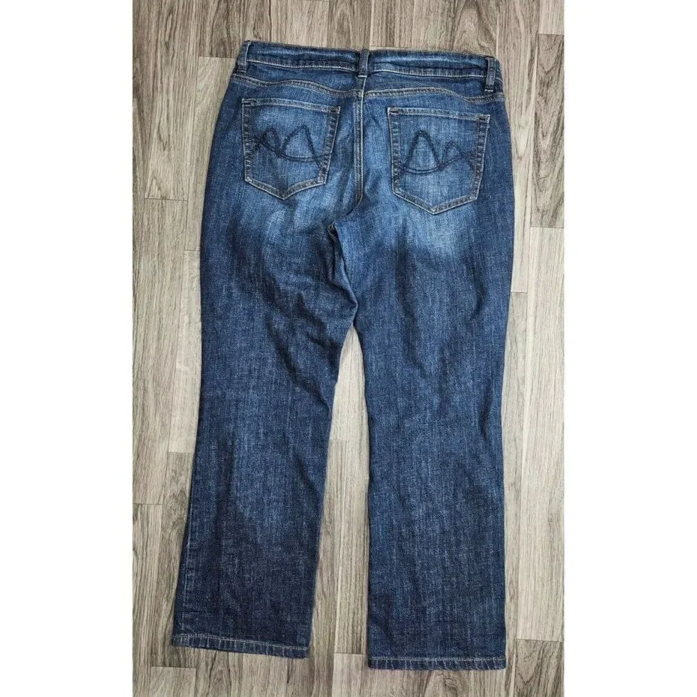 (3/$35) New York & Company Distressed Low Rise Straight Embroidered‎ Jeans